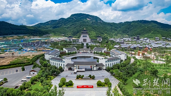 東山問(wèn)梅村大景.jpg