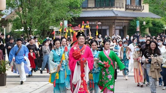 東山問(wèn)梅村黃梅戲巡演.jpg.jpg